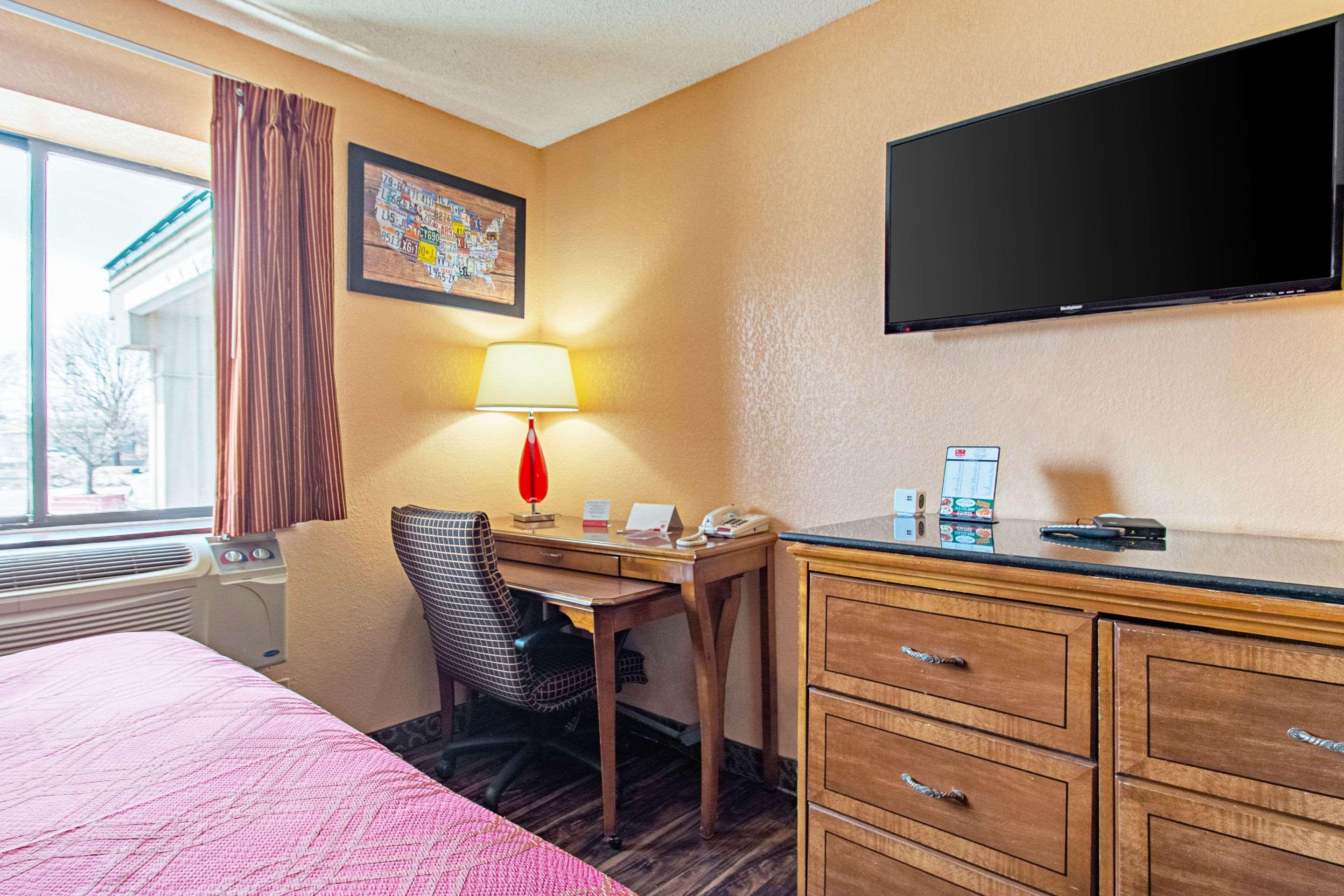 Econo Lodge Utica Dış mekan fotoğraf