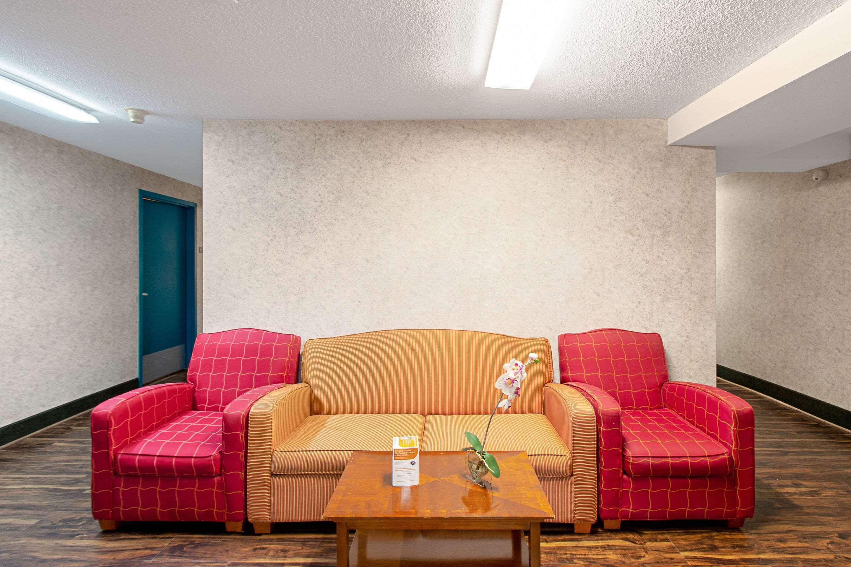 Econo Lodge Utica Dış mekan fotoğraf