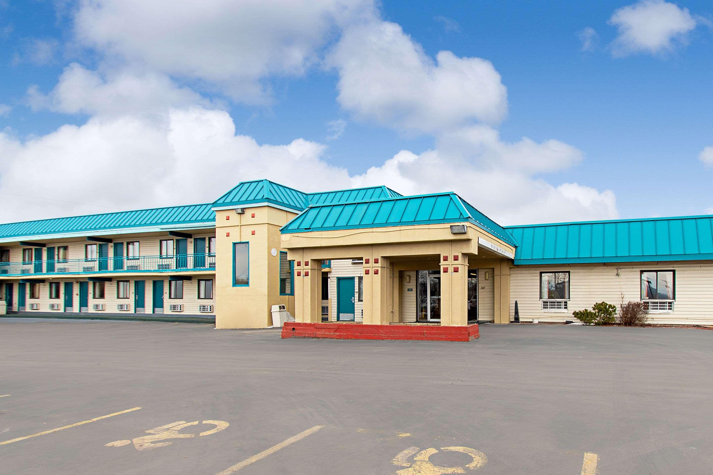 Econo Lodge Utica Dış mekan fotoğraf