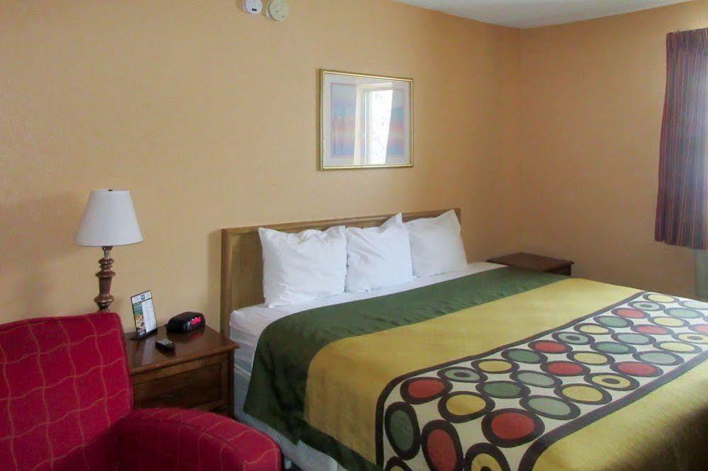 Econo Lodge Utica Dış mekan fotoğraf